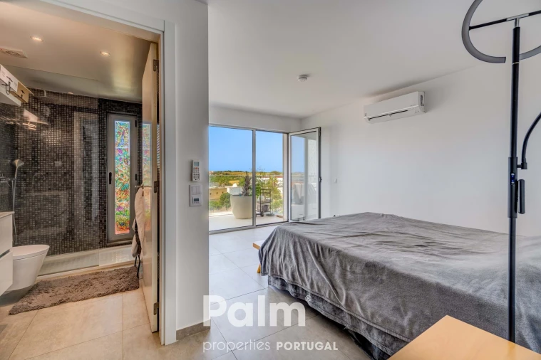 Apartamento T4 para Venda em Ferragudo Foto 9