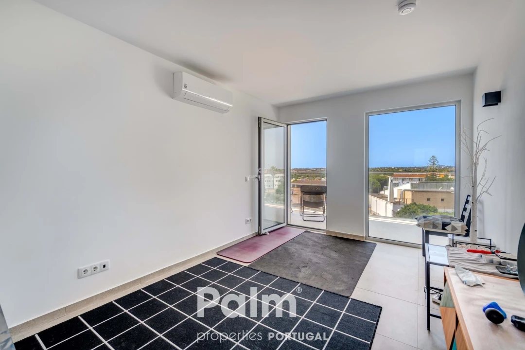Apartamento T4 para Venda em Ferragudo Foto 13