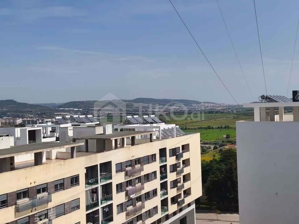 Apartamento T2 para Venda em Santo António dos Cavaleiros e Frielas Foto 10
