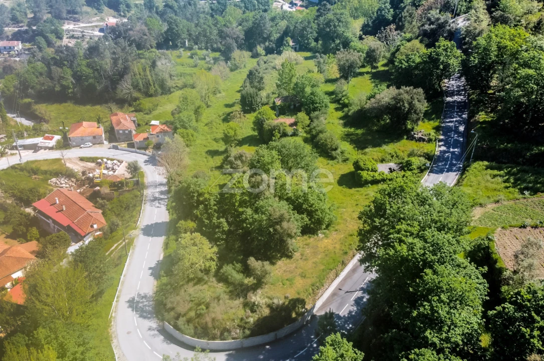 Terreno para Venda em Vila Chã do Marão Foto 1