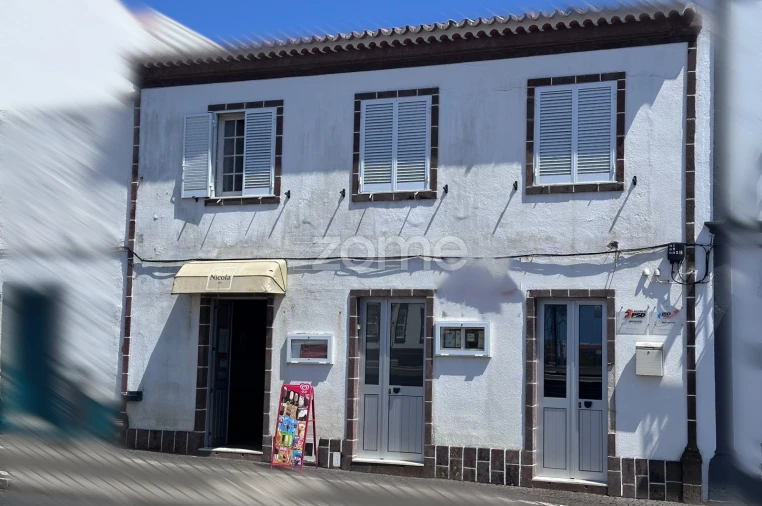 Moradia T4 para Venda em Vila do Porto Foto 10