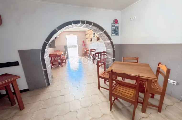 Moradia T4 para Venda em Vila do Porto Foto 3