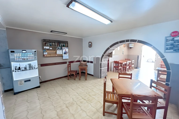 Moradia T4 para Venda em Vila do Porto Foto 5