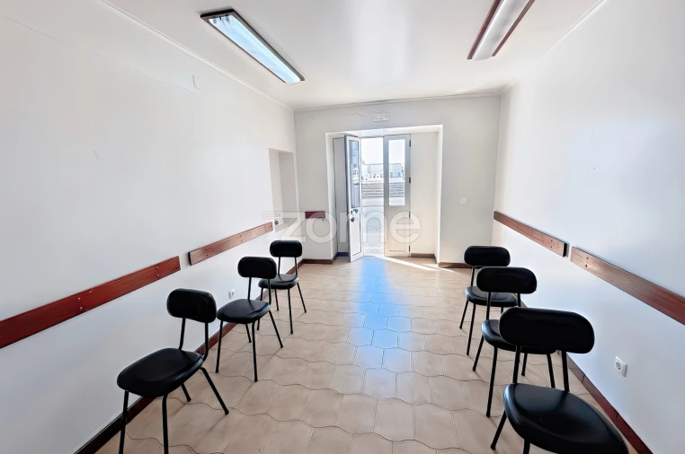 Moradia T4 para Venda em Vila do Porto Foto 8