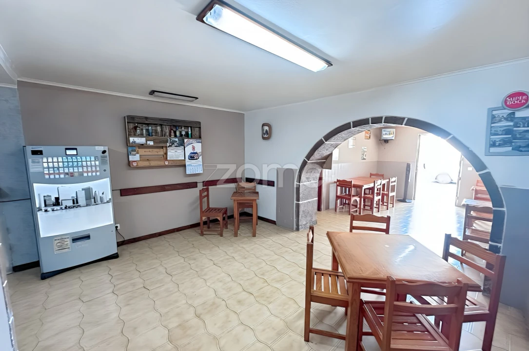 Moradia T4 para Venda em Vila do Porto Foto 5