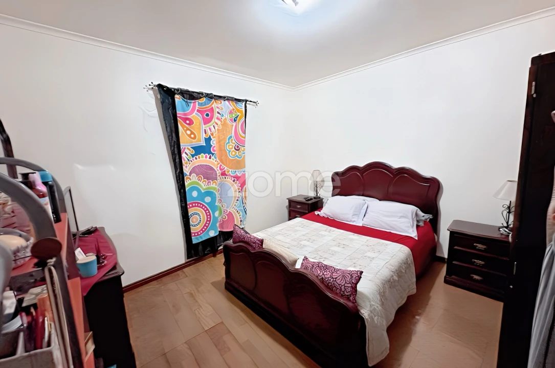 Moradia T4 para Venda em Vila do Porto Foto 14