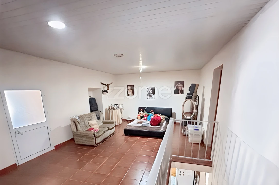 Moradia T4 para Venda em Vila do Porto Foto 9