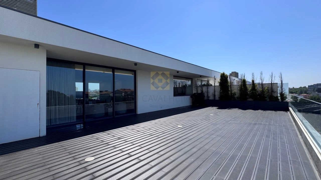 Apartamento T4 para Venda em Aldoar, Foz do Douro e Nevogilde Foto 1