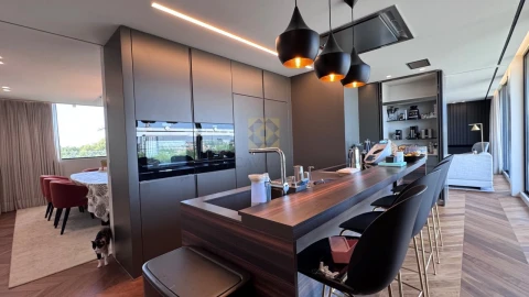 Apartamento T4 para Venda em Aldoar, Foz do Douro e Nevogilde