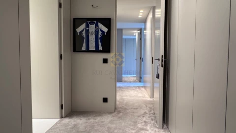 Apartamento T4 para Venda em Aldoar, Foz do Douro e Nevogilde