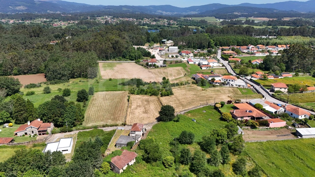 Terreno para Venda em Campos e Vila Meã Foto 3