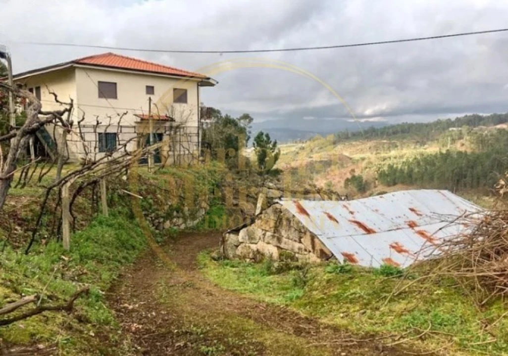 Quinta T3 para Venda em Padronelo Foto 1