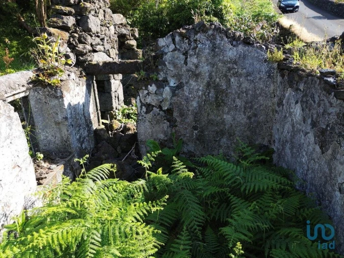 Moradia T2 para Venda em Ribeirinha Foto 8