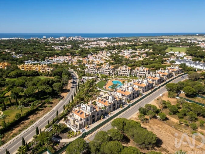 Apartamento T2 para Venda em Quarteira Foto 30