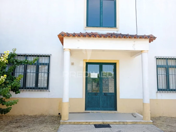 Armazém para Venda em Almeirim Foto 2