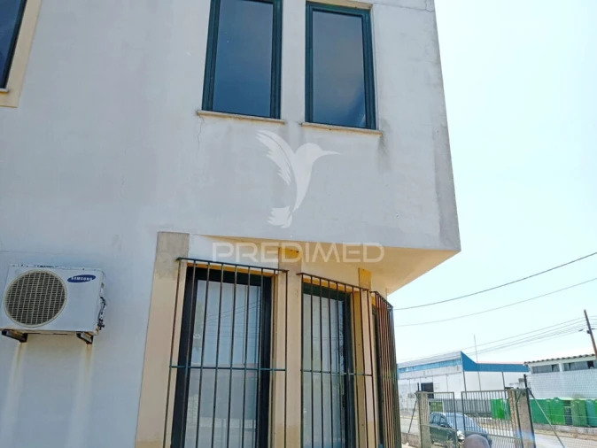 Armazém para Venda em Almeirim Foto 4