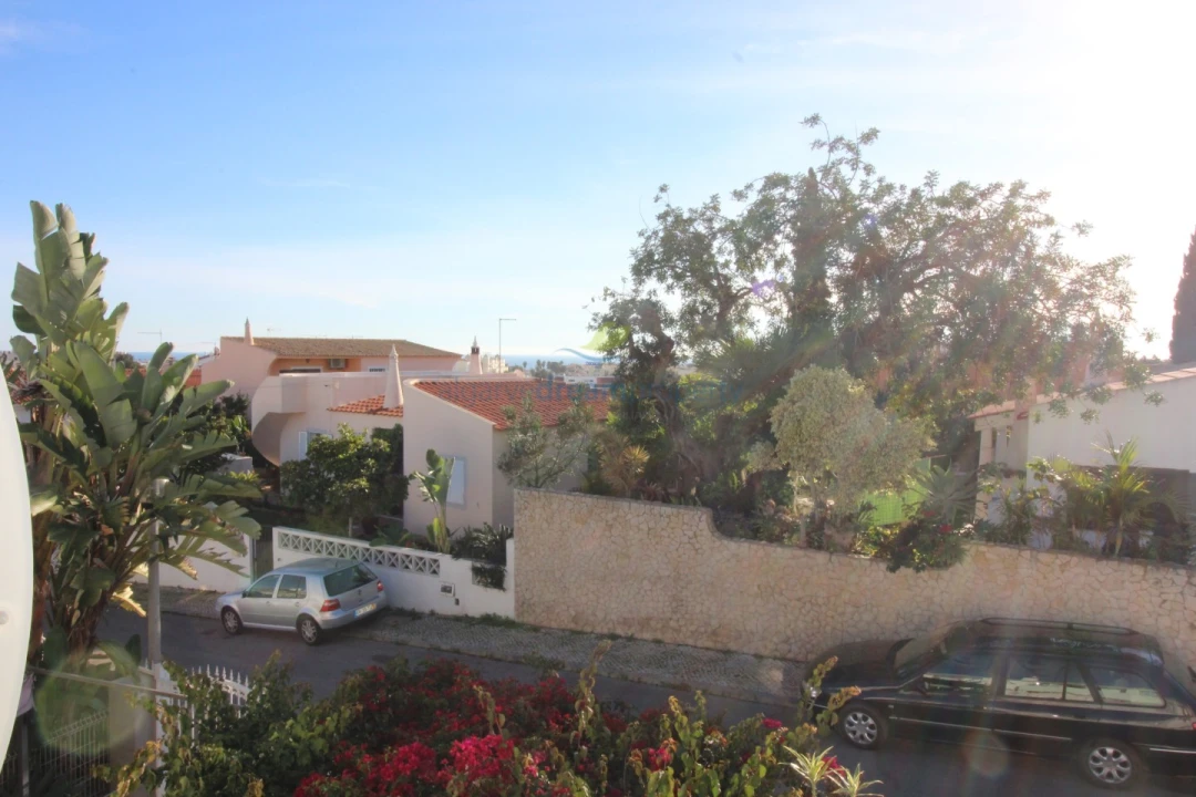 Moradia T2 para Venda em Albufeira e Olhos de Água Foto 3