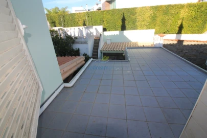 Moradia T2 para Venda em Albufeira e Olhos de Água