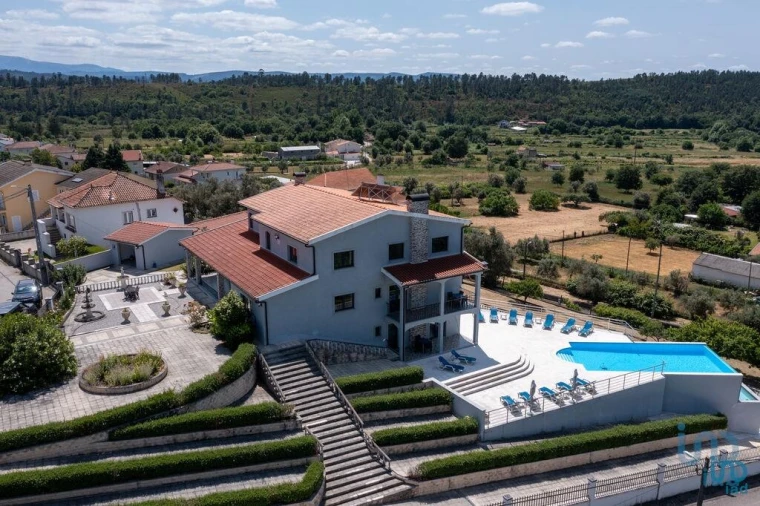 Moradia T6 para Venda em Secarias Foto 1