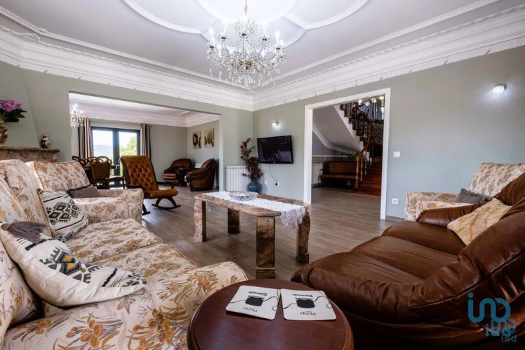 Moradia T6 para Venda em Secarias Foto 12