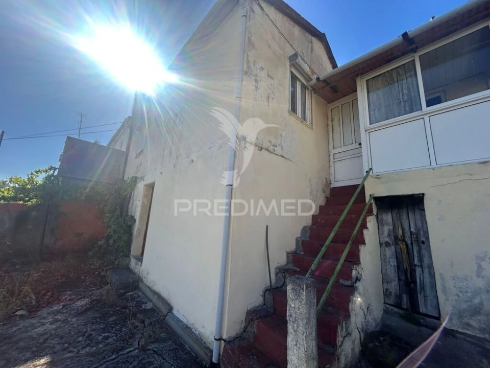 Moradia T2 para Venda em Alvações do Corgo Foto 1