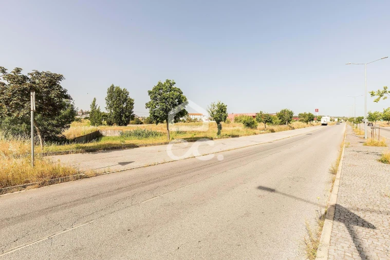 Terreno para Venda em Bacelo e Senhora da Saúde Foto 24