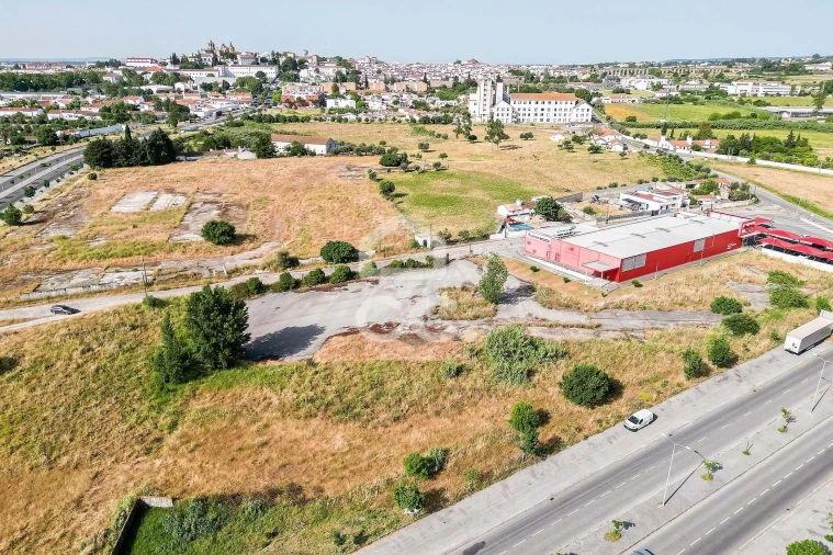 Terreno para Venda em Bacelo e Senhora da Saúde Foto 2