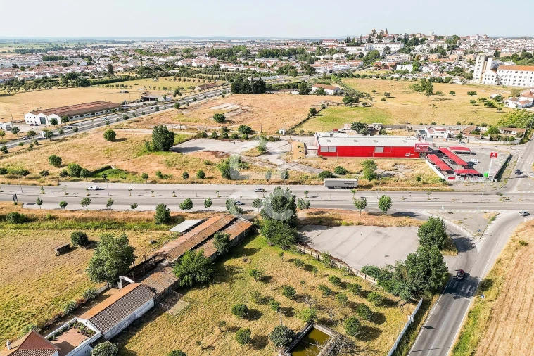 Terreno para Venda em Bacelo e Senhora da Saúde Foto 42