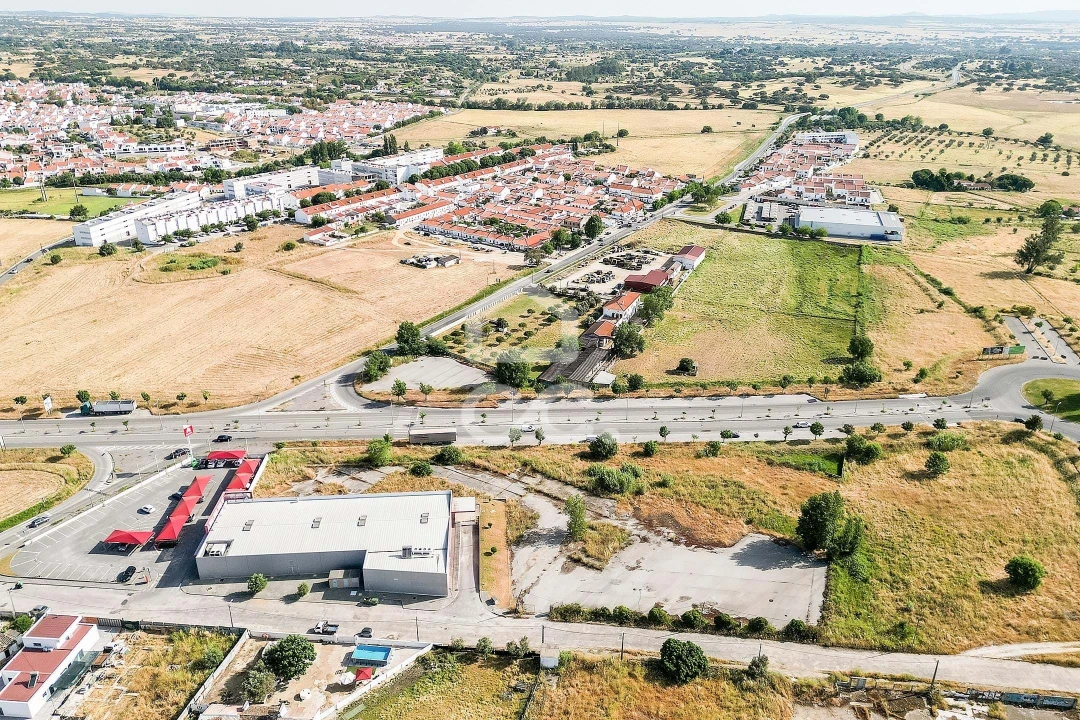Terreno para Venda em Bacelo e Senhora da Saúde Foto 10