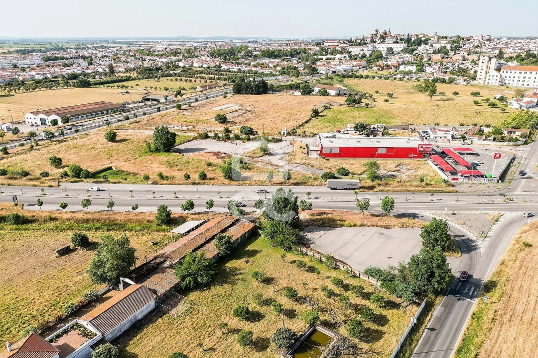 Terreno para Venda em Bacelo e Senhora da Saúde Foto 42