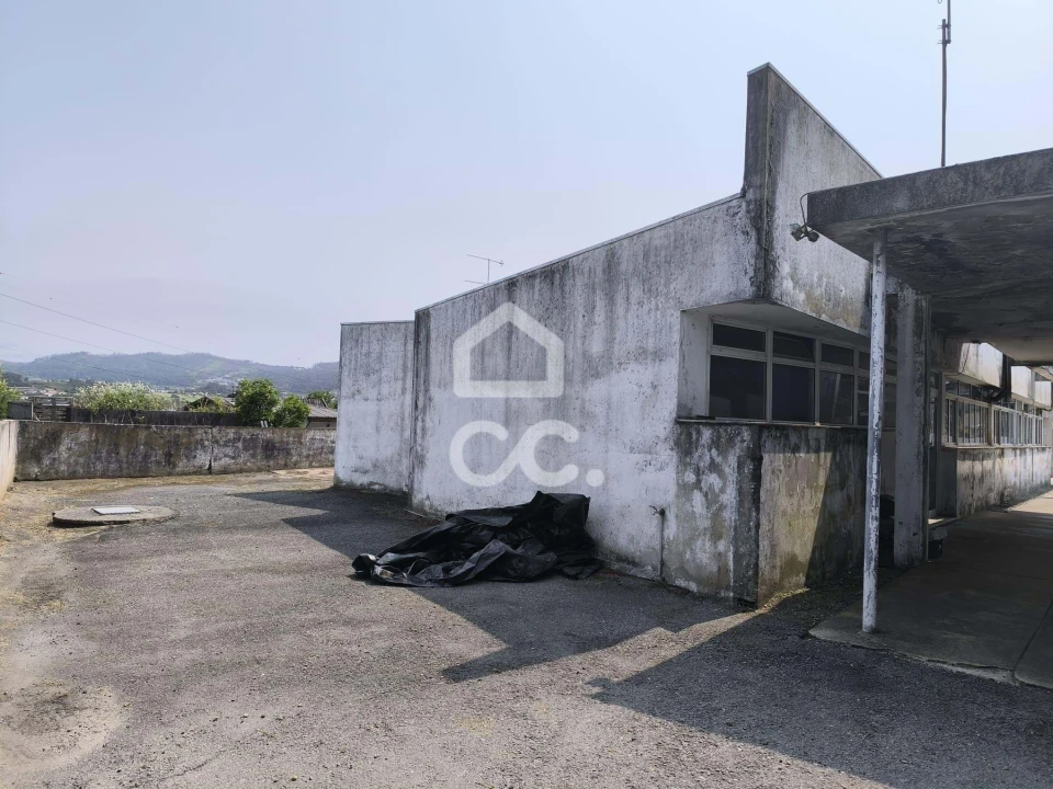 Prédio para Venda em Lordelo Foto 7