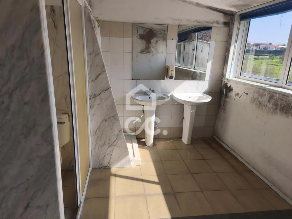 Prédio para Venda em Lordelo Foto 41