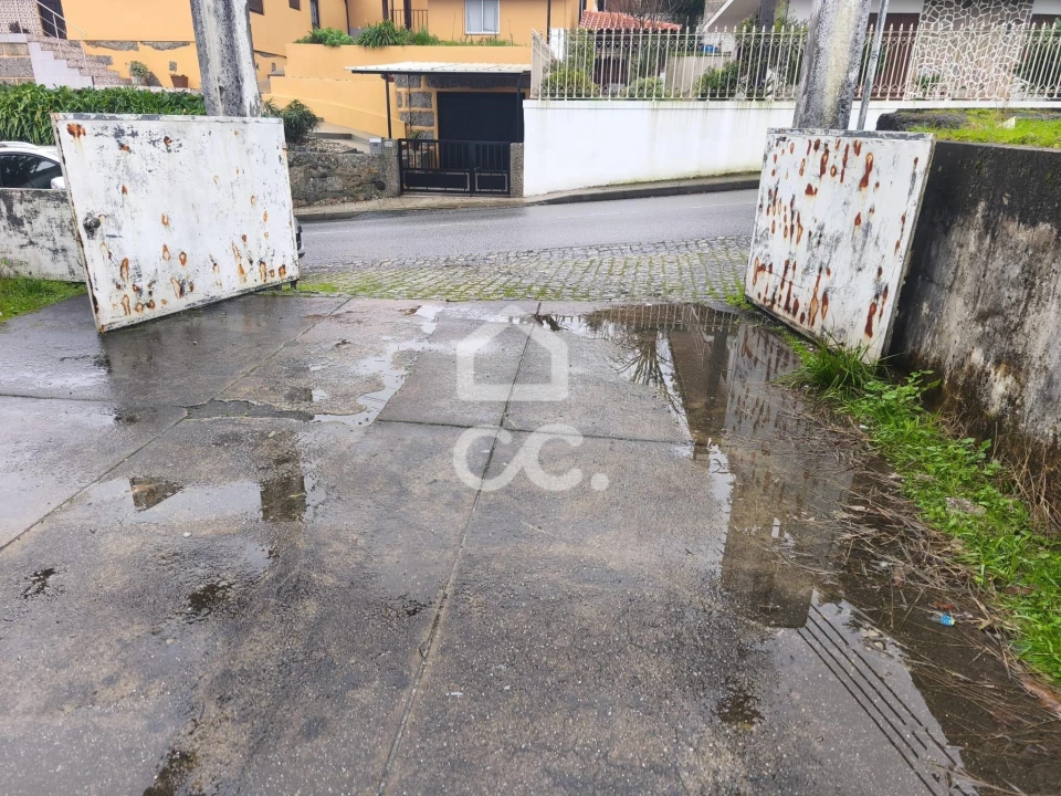 Prédio para Venda em Lordelo Foto 9