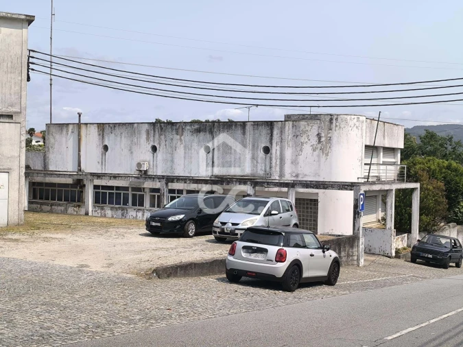 Prédio para Venda em Lordelo Foto 3
