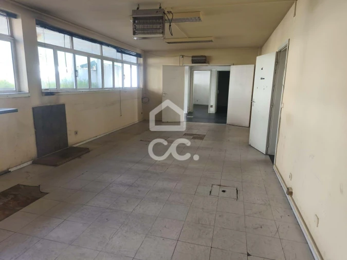 Prédio para Venda em Lordelo Foto 17