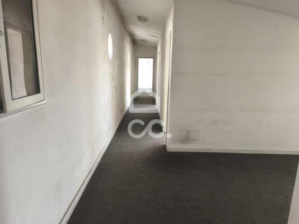 Prédio para Venda em Lordelo Foto 35