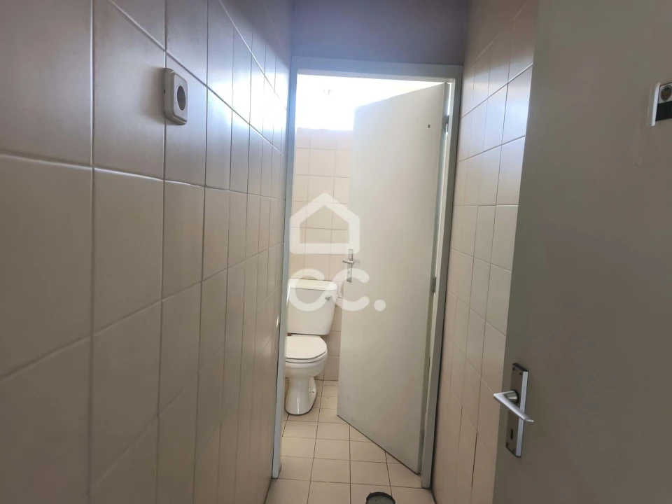 Prédio para Venda em Lordelo Foto 30