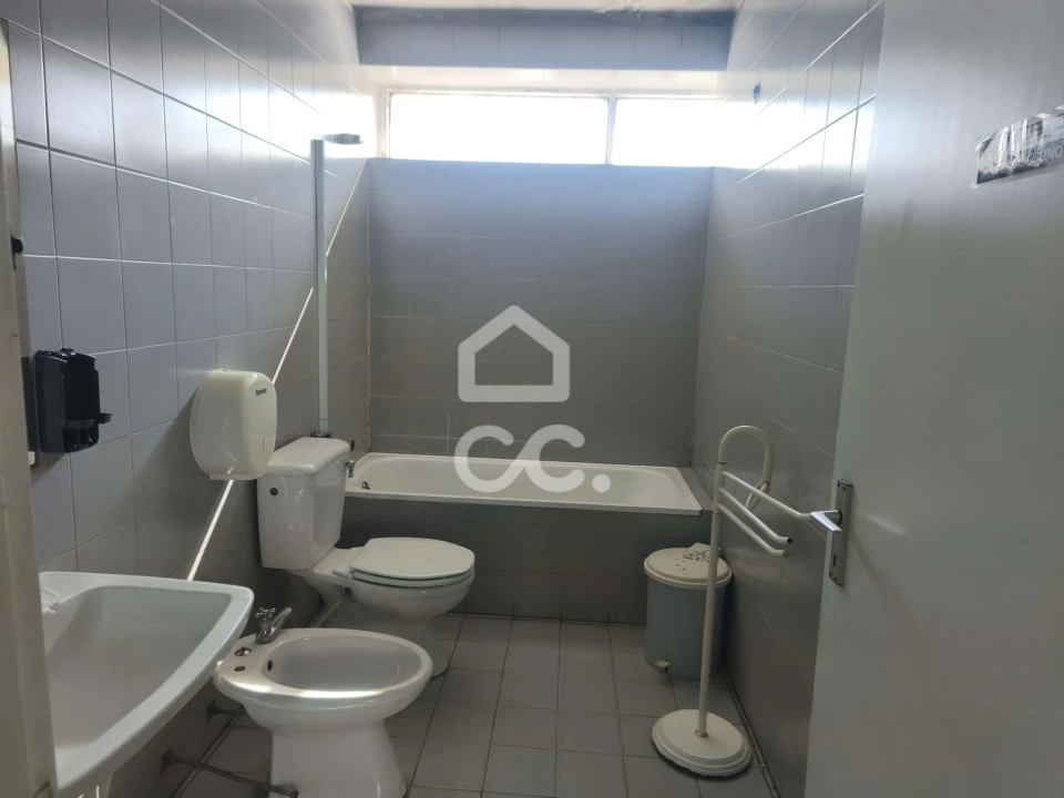 Prédio para Venda em Lordelo Foto 16