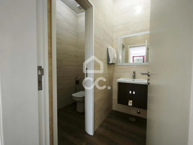 Escritório para Arrendamento em Selho (São Jorge) Foto 5