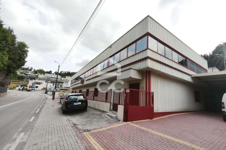 Escritório para Arrendamento em Selho (São Jorge) Foto 2