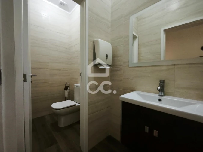 Escritório para Arrendamento em Selho (São Jorge) Foto 6