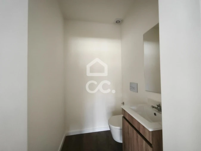 Escritório para Arrendamento em Selho (São Jorge) Foto 8