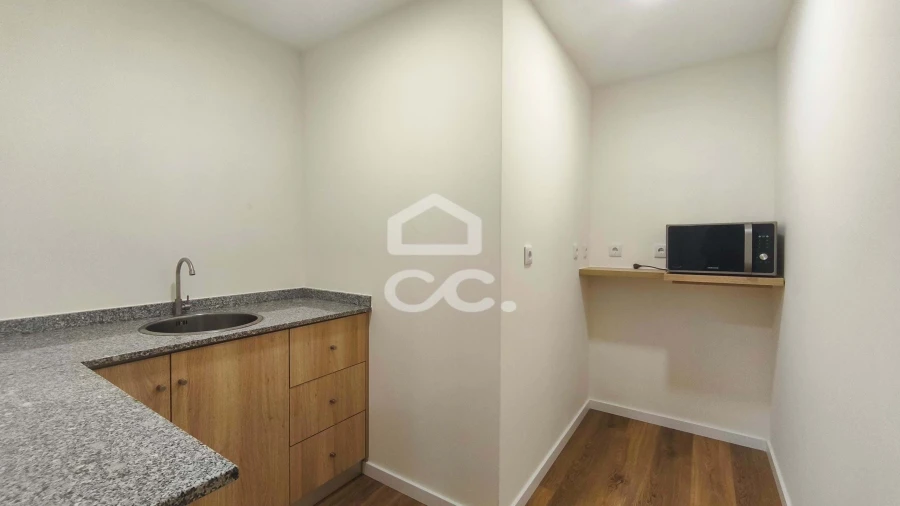 Escritório para Arrendamento em Selho (São Jorge) Foto 12