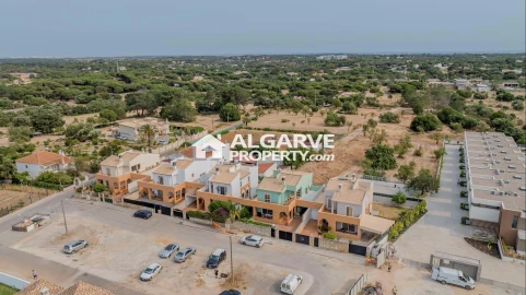 Moradia T4 para Venda em Almancil