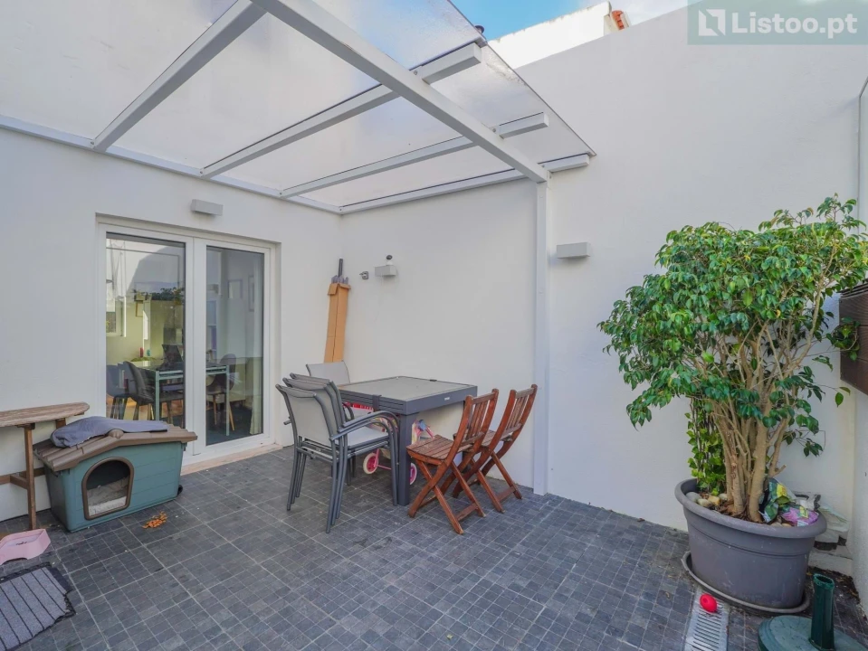 Moradia T2 para Venda em Ajuda Foto 16