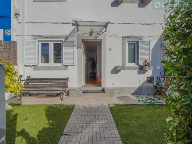 Moradia T2 para Venda em Ajuda Foto 40