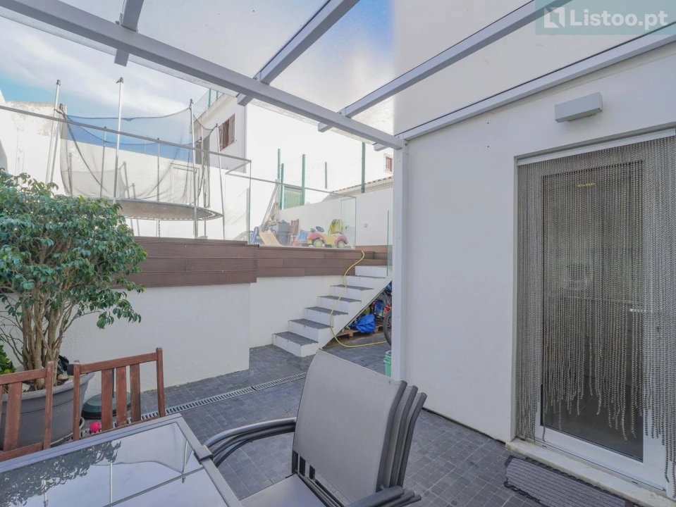 Moradia T2 para Venda em Ajuda Foto 3