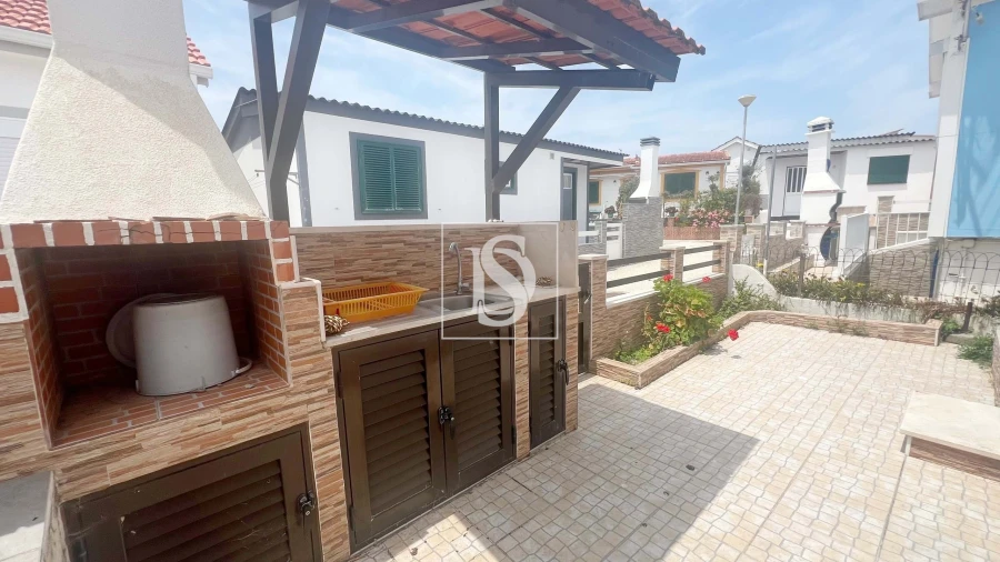 Moradia T2 para Venda em Ferrel Foto 3