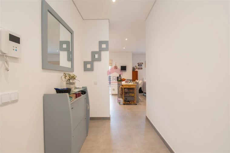 Apartamento T2 para Venda em Loule (São Sebastião) Foto 2