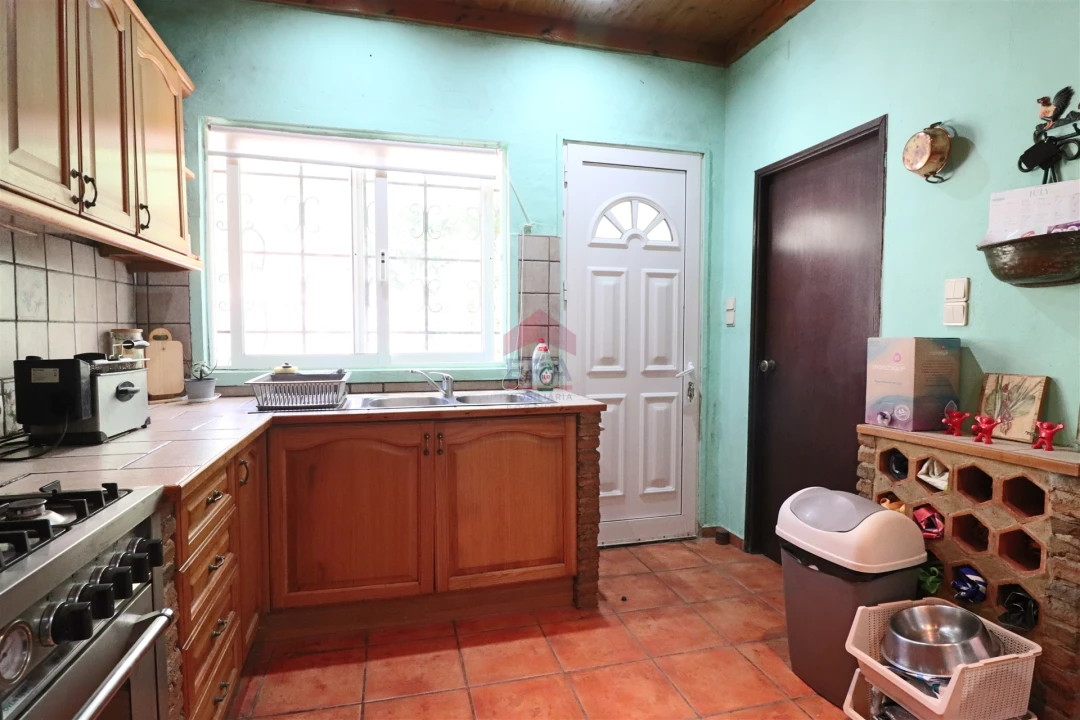 Moradia T0 para Venda em Alte Foto 8